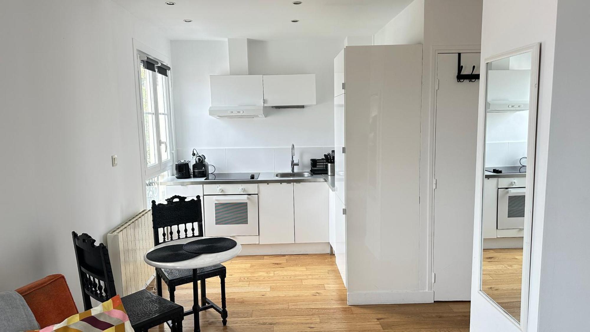 Charmant Studio Au Coeur Du 18E Lejlighed Paris Eksteriør billede